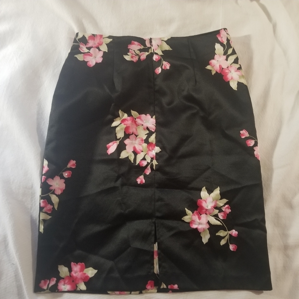 Onyx Nite, Floral Print Pencil Skirt B6